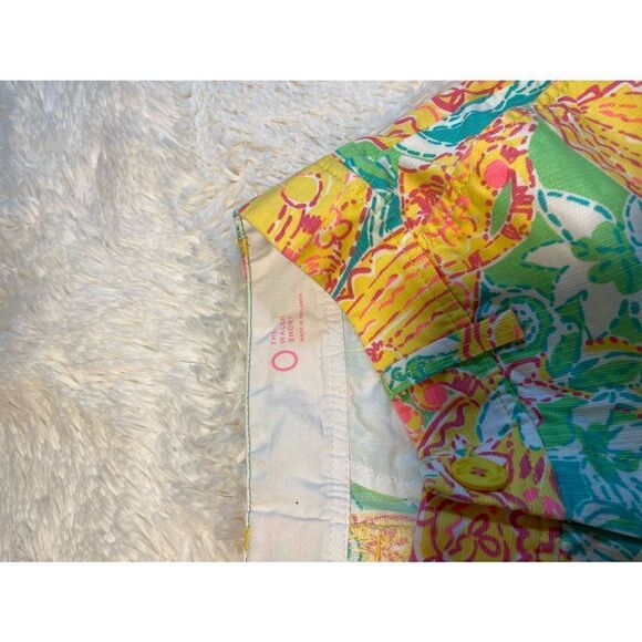Lilly Pulitzer Floral Shorts Size 0 - Picture 3 of 7